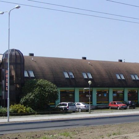 Hotel Bestar Mlada Boleslav Bagian luar foto